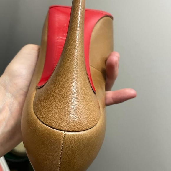 Christian Louboutin - Picture 5 of 6